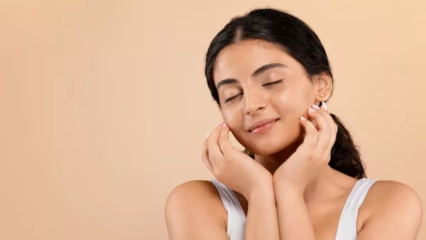 गर्मियों में त्वचा की चमक कैसे बनाए रखें: 5 प्राकृतिक उपाय